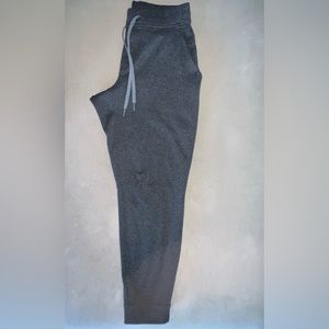 Lululemon Intent Jogger size medium in Heathered Grey
